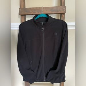 Gently used Women’s fit North Face Sweater!